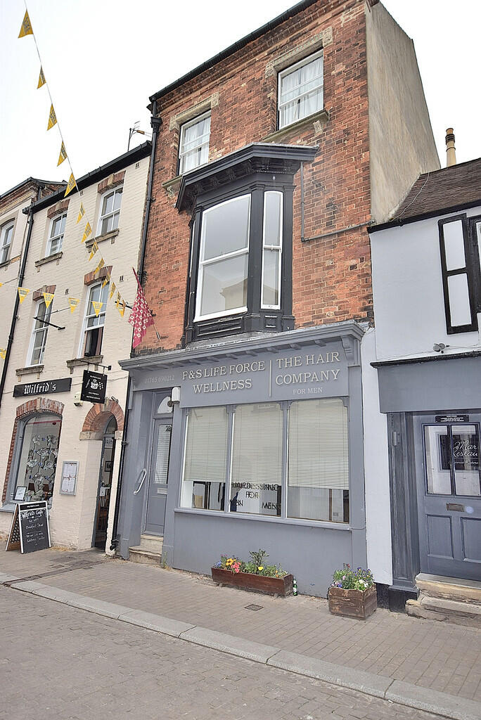 Commercial property for rent in Kirkgate, Ripon, HG4