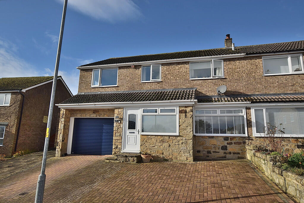 5 bedroom semidetached house for sale in Whitefields Drive, Richmond, DL10