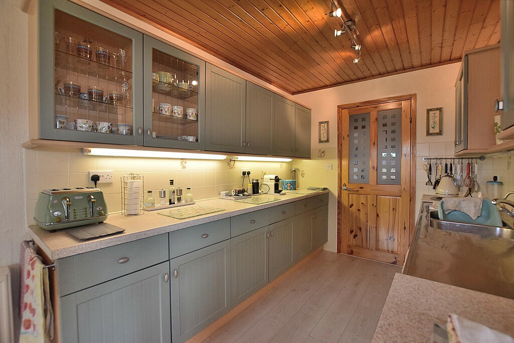 Additional property image - Whitefields Drive, Richmond