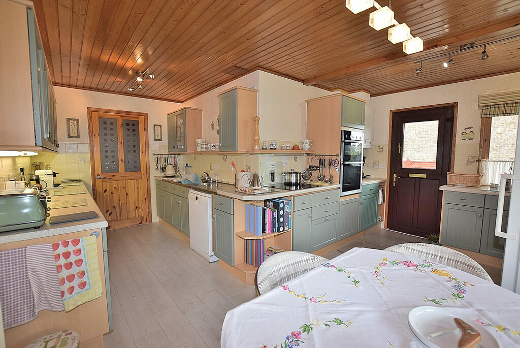 Additional property image - Whitefields Drive, Richmond