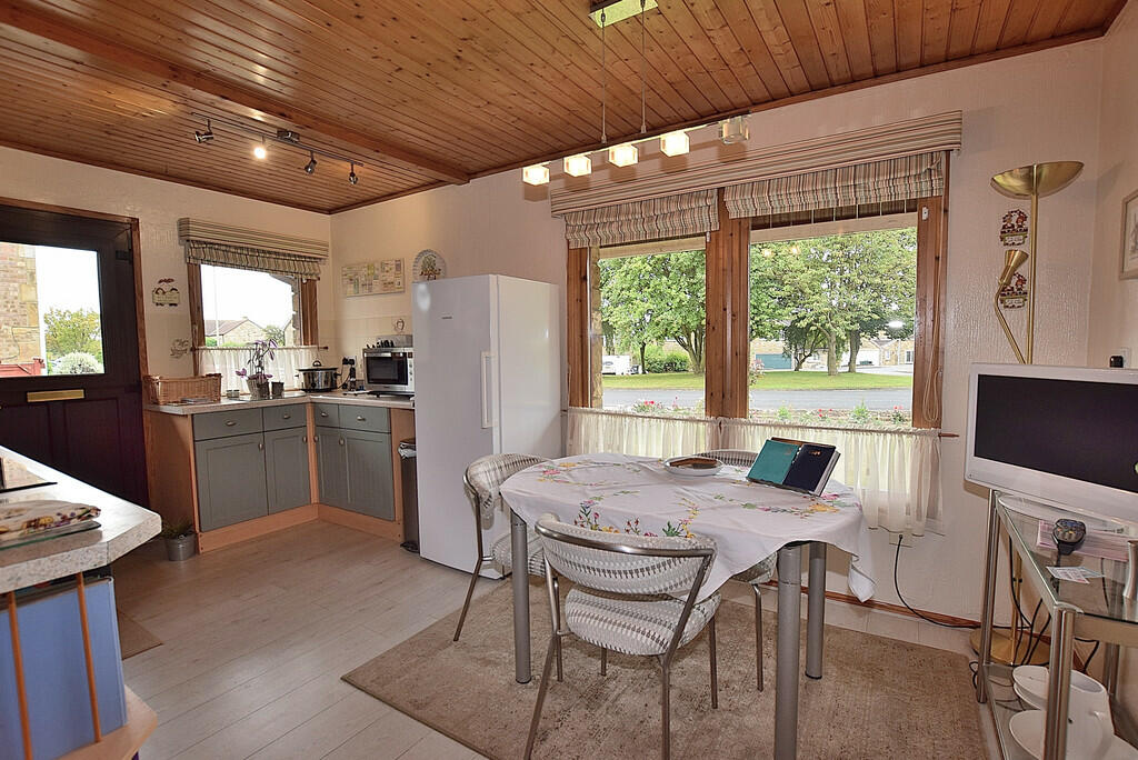 Additional property image - Whitefields Drive, Richmond