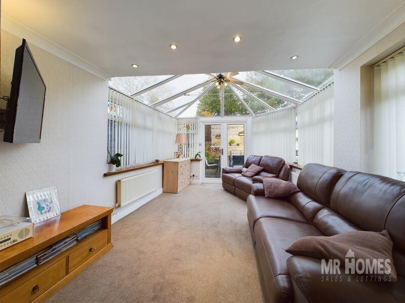 Additional property image - Amyas Close, Carlton Gardens, Cardiff CF11 8EA
