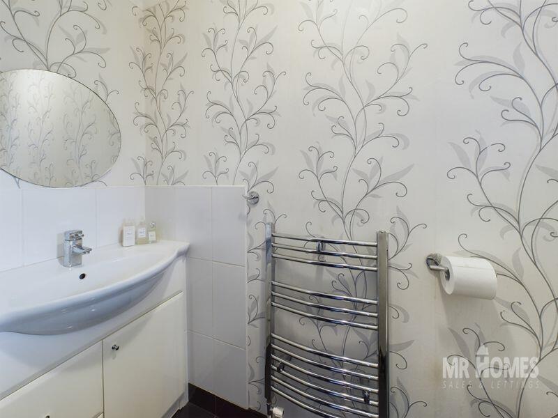 Additional property image - Amyas Close, Carlton Gardens, Cardiff CF11 8EA