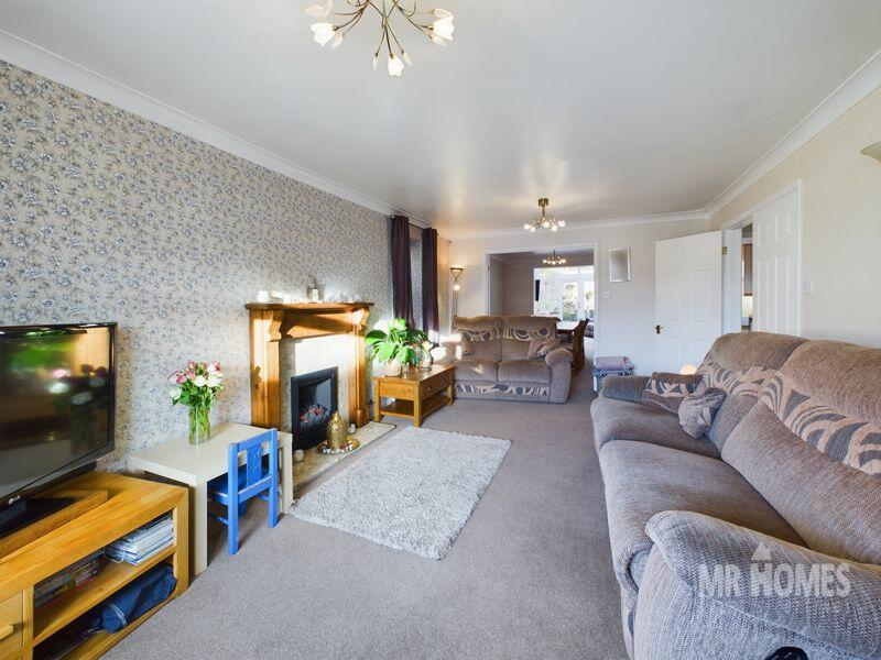 Additional property image - Amyas Close, Carlton Gardens, Cardiff CF11 8EA