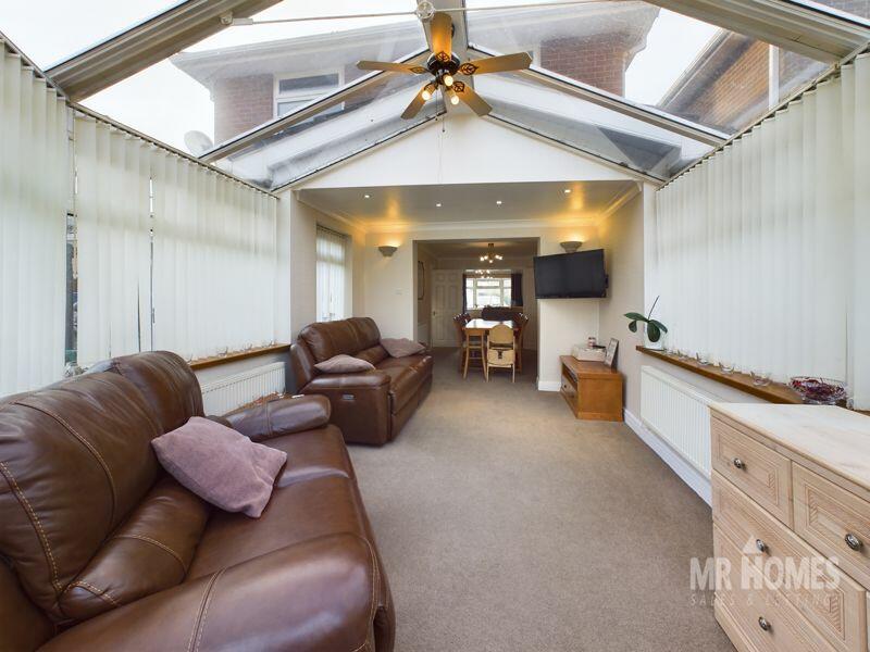 Additional property image - Amyas Close, Carlton Gardens, Cardiff CF11 8EA