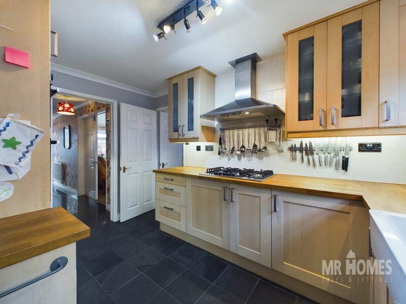 Additional property image - Amyas Close, Carlton Gardens, Cardiff CF11 8EA