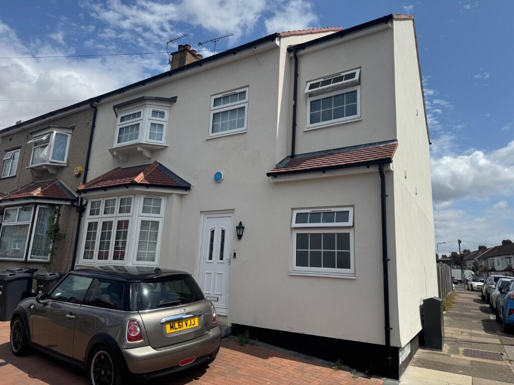 Main image of property: Quebec Road, Ilford, London, IG2