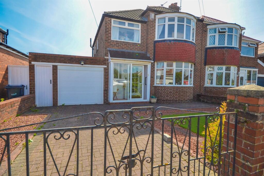 Main image of property: Lingdale Avenue, South Bents 