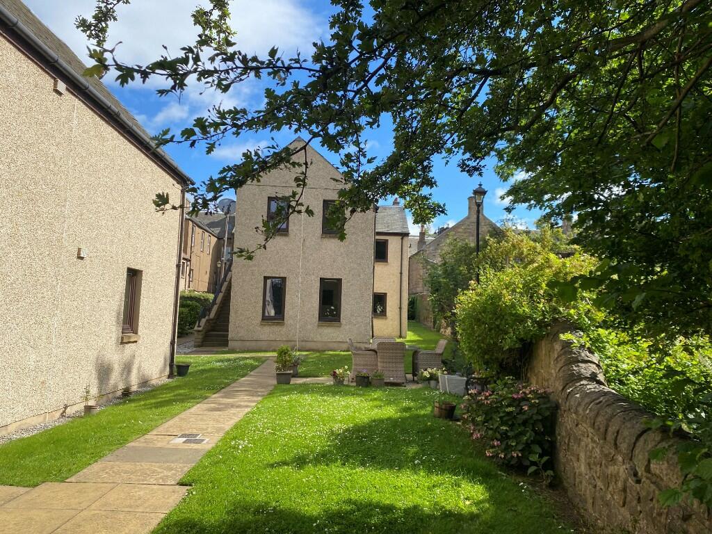 Main image of property: 6A Lochside Mews, Linlithgow, EH49 7EE