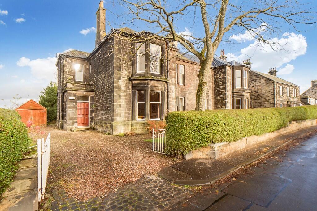 Main image of property: Knowe Park West, 23 Braehead, Bo'ness, EH51 9DW