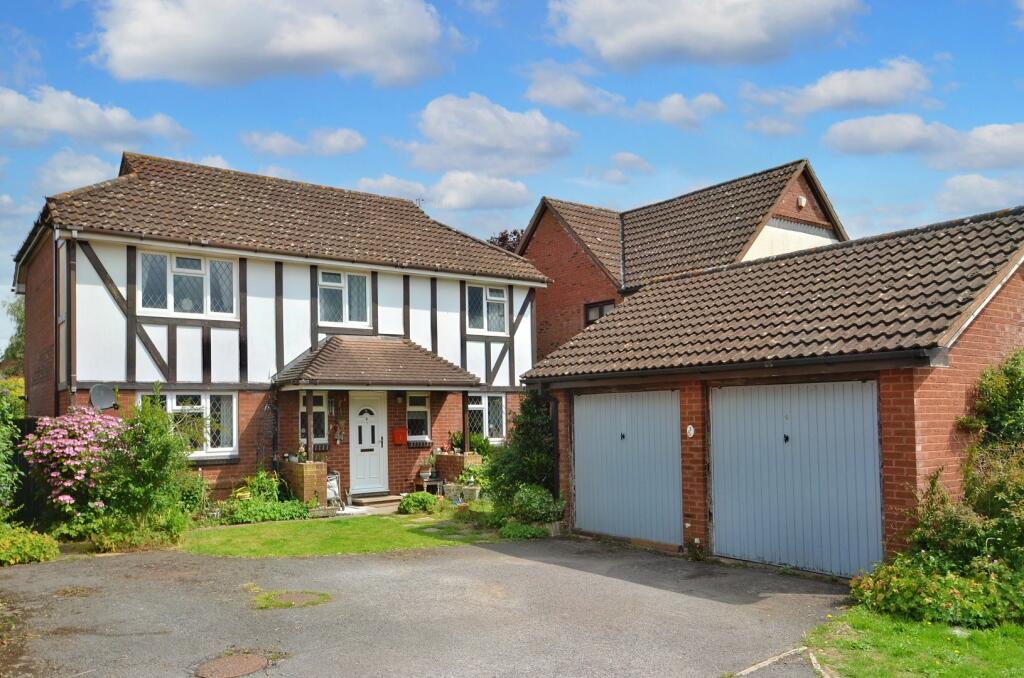 4 bedroom detached house for sale in Wheatfield Close, Cullompton