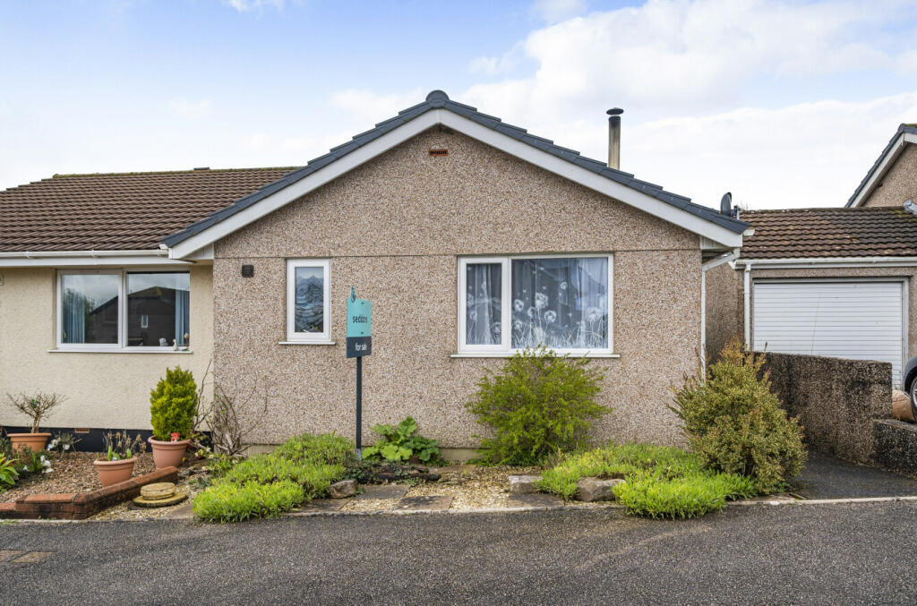 2 bedroom bungalow for sale in Catalina Close, Dunkeswell, Honiton