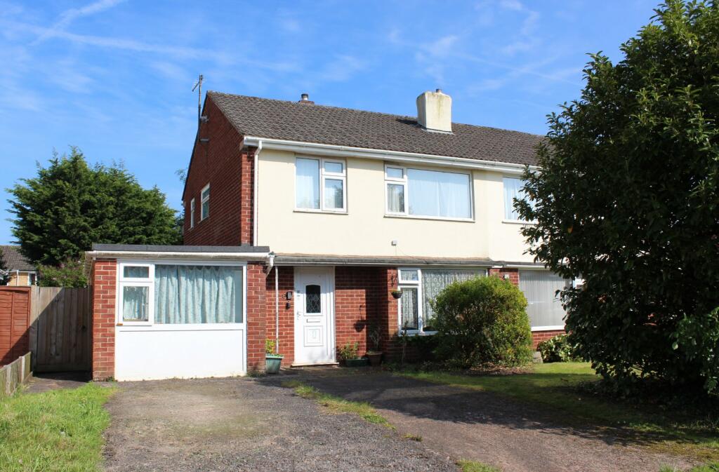 4 bedroom semidetached house for sale in Court Drive, Cullompton