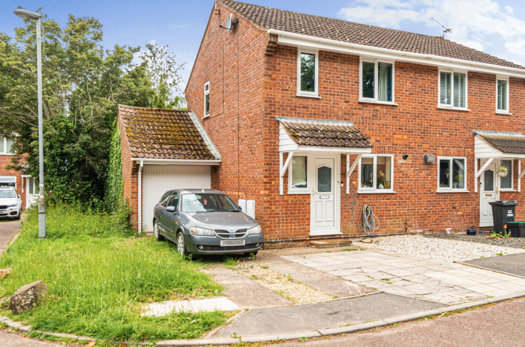 2 bedroom semidetached house for sale in Tamarind, Willand, Cullompton