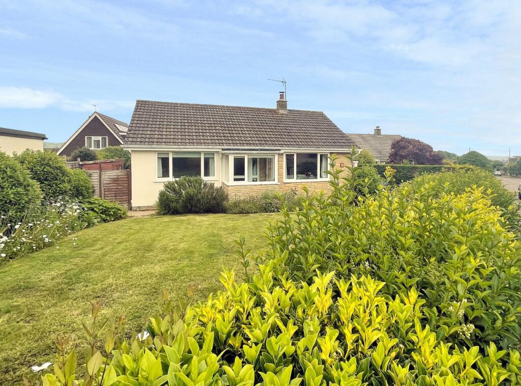 2 bedroom detached bungalow for sale in Barnards Hill Lane, Seaton