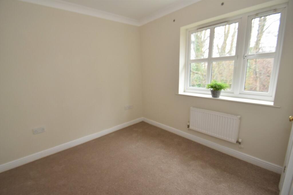 3 bedroom semidetached house for sale in Fairby Close, Tiverton, Devon