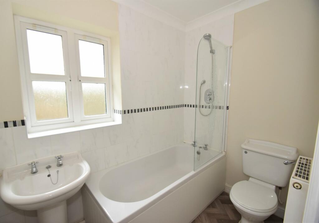 3 bedroom semidetached house for sale in Fairby Close, Tiverton, Devon