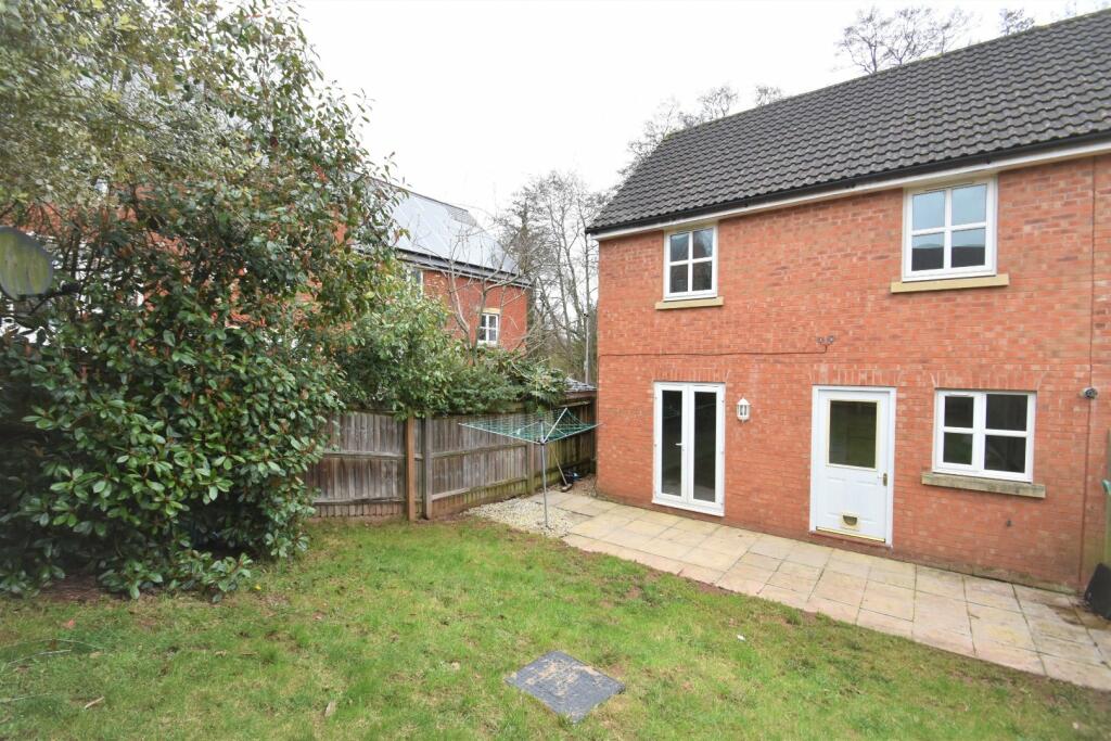 3 bedroom semidetached house for sale in Fairby Close, Tiverton, Devon, EX16