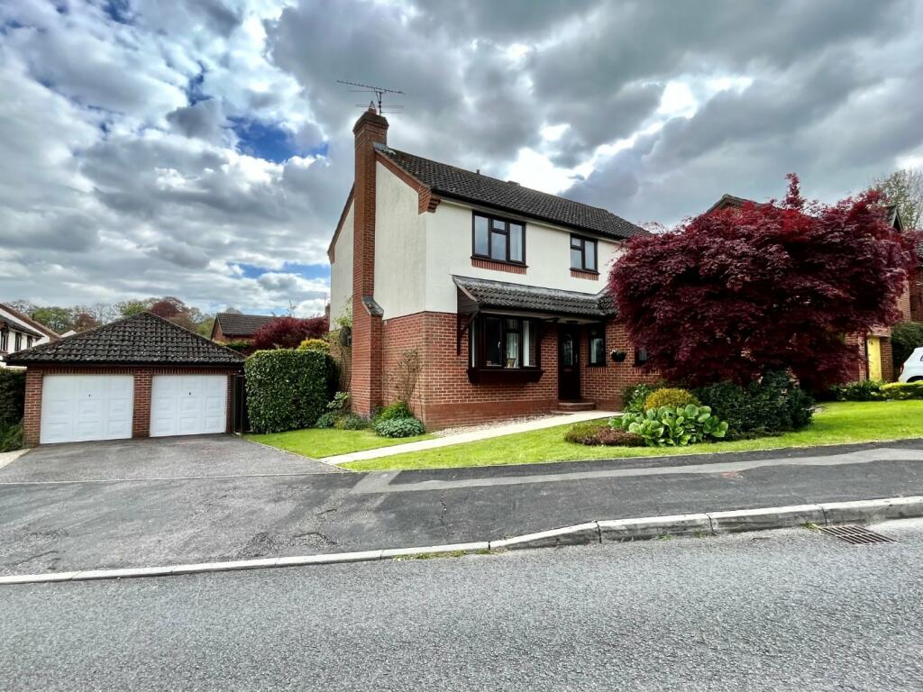 4 bedroom detached house for sale in Ashley Rise, Ashley, Tiverton, EX16