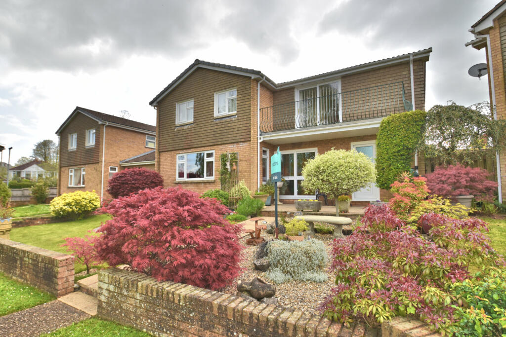 4 bedroom semidetached house for sale in Atherton Way, Tiverton, Devon