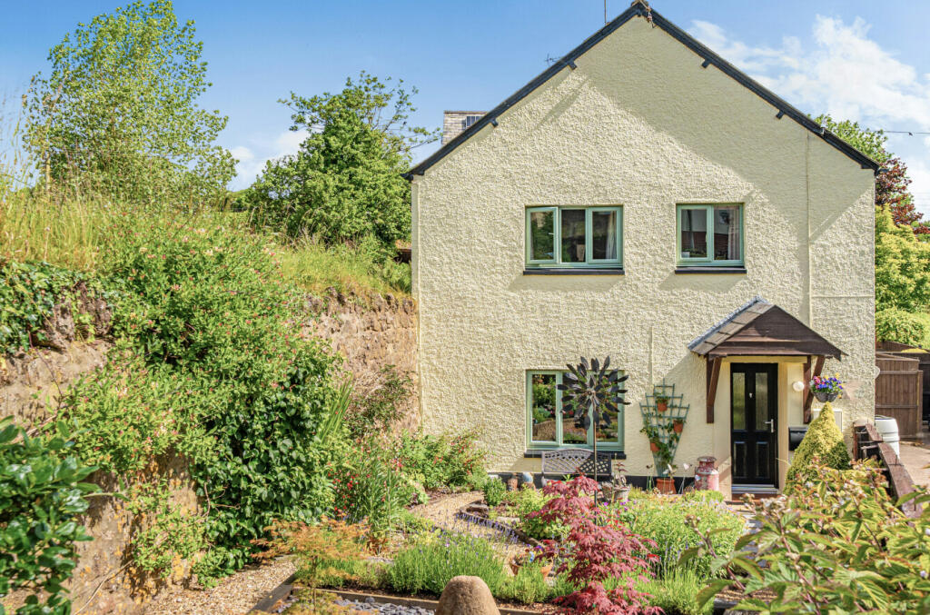3 bedroom detached house for sale in Higher Town, Sampford Peverell