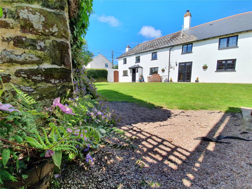 4 bedroom detached house for sale in Rackenford, Tiverton, Devon, EX16