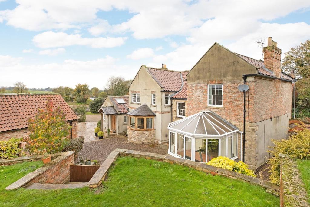 4 bedroom house for sale in Long Street, Topcliffe, Thirsk, YO7