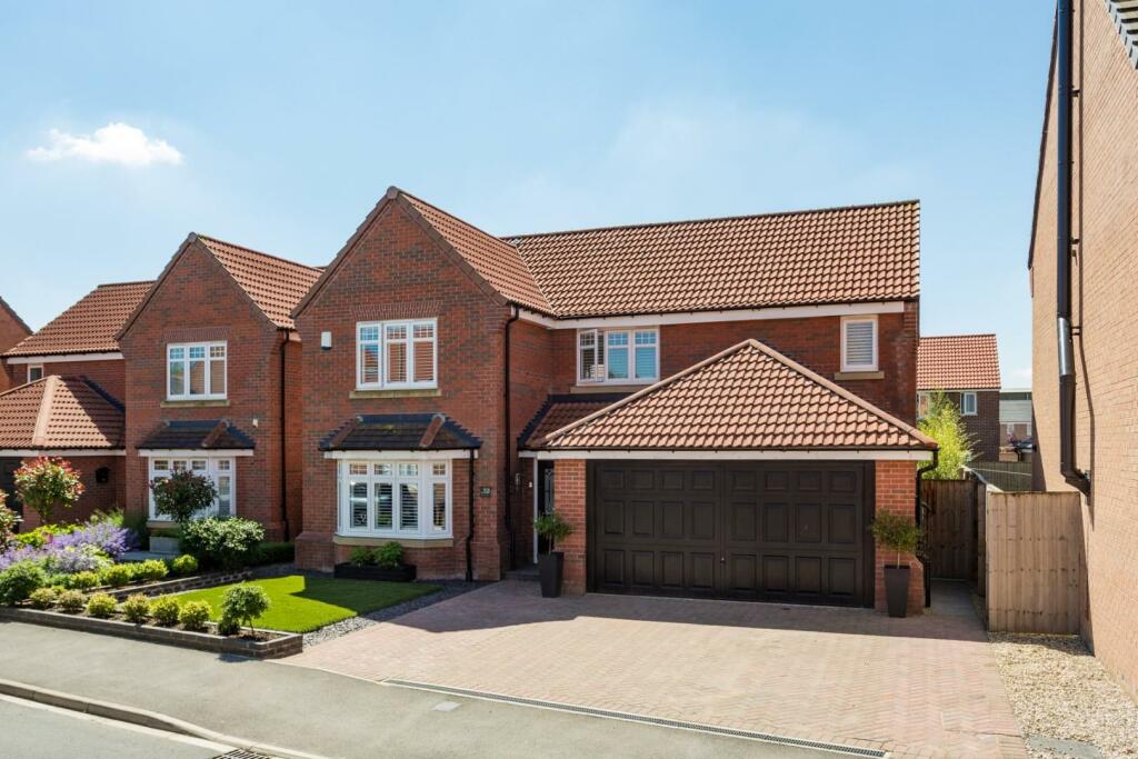 4 bedroom detached house for sale in Hockley Crescent, Langthorpe
