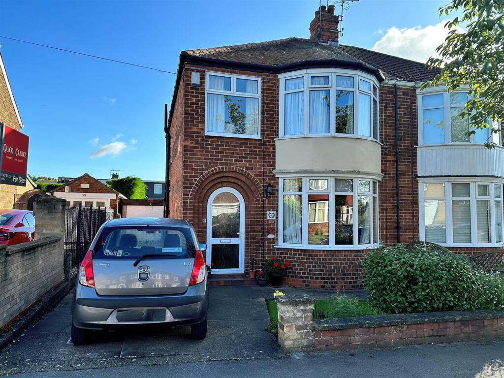 3 bedroom semi-detached house for sale in Derrymore Road, Willerby, Hull, HU10