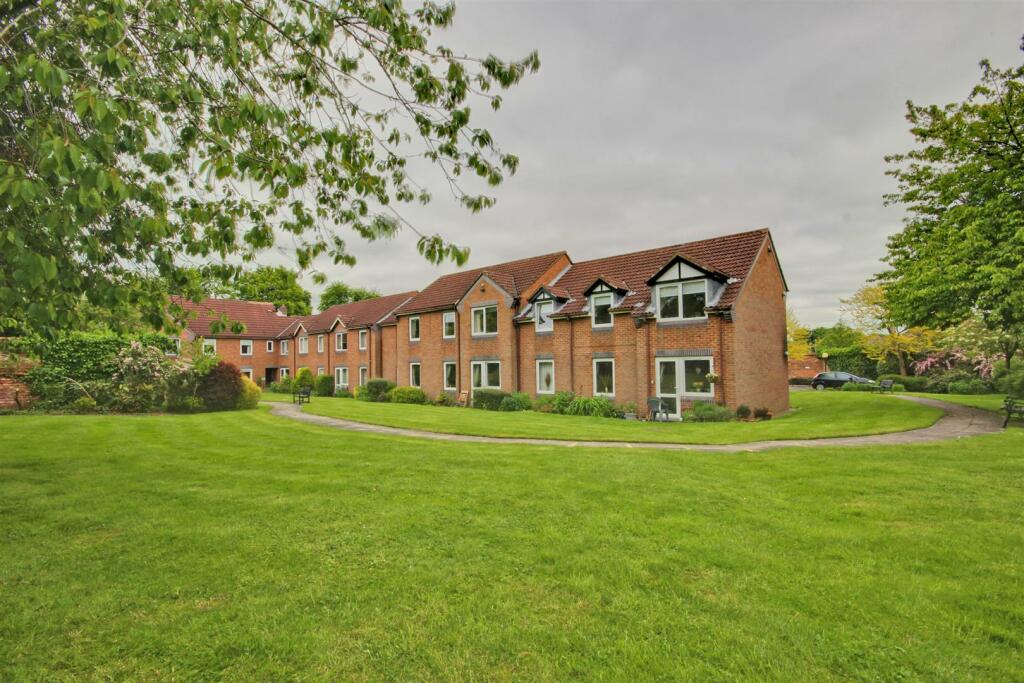 1 bedroom apartment for sale in West End, Swanland, North Ferriby, HU14