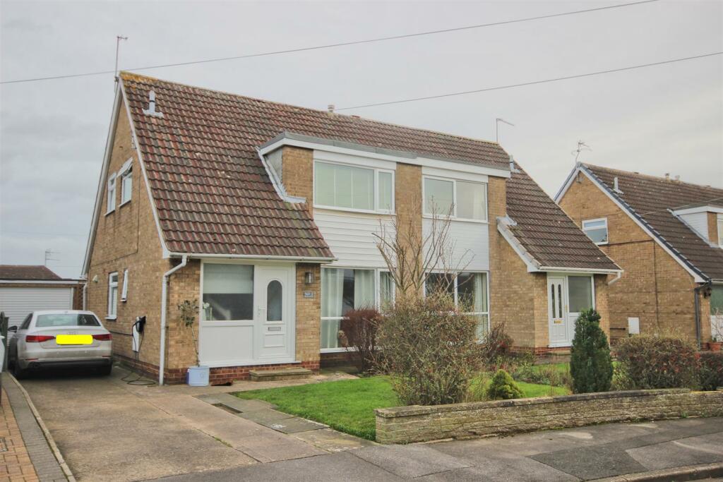 3 bedroom semidetached house for sale in Montreal Crescent, Cottingham