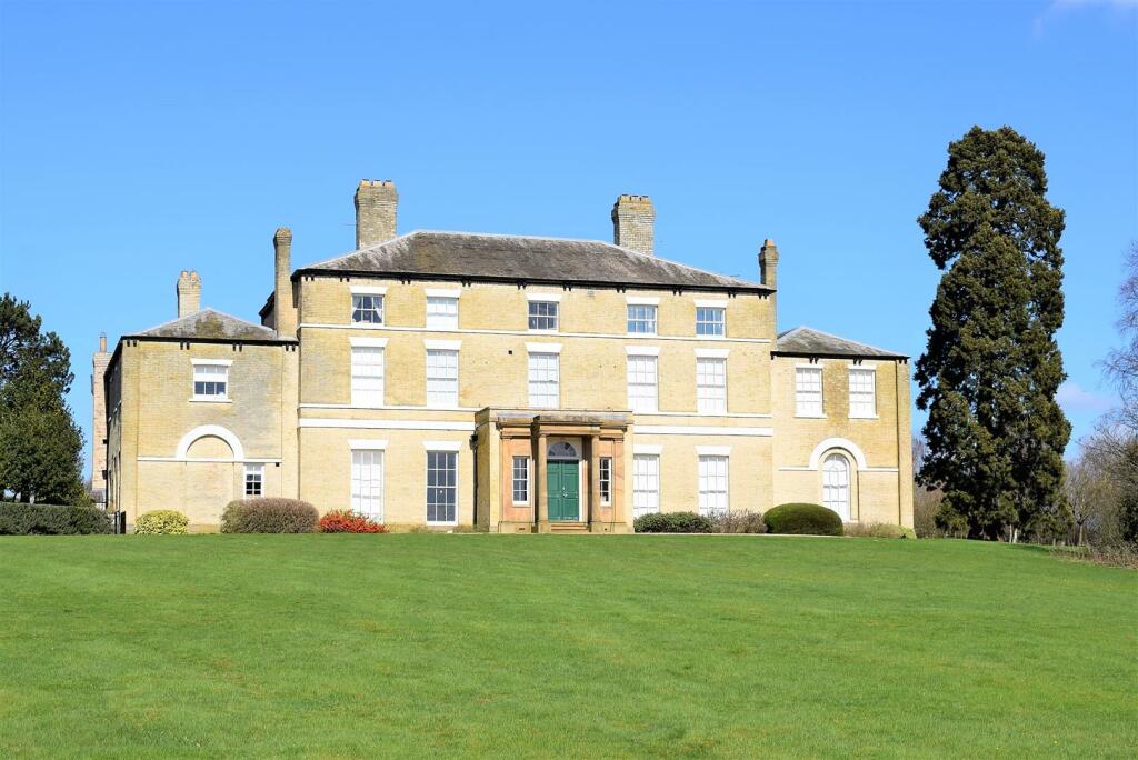 2 bedroom apartment for sale in Riplingham Road, Raywell, Cottingham, HU16