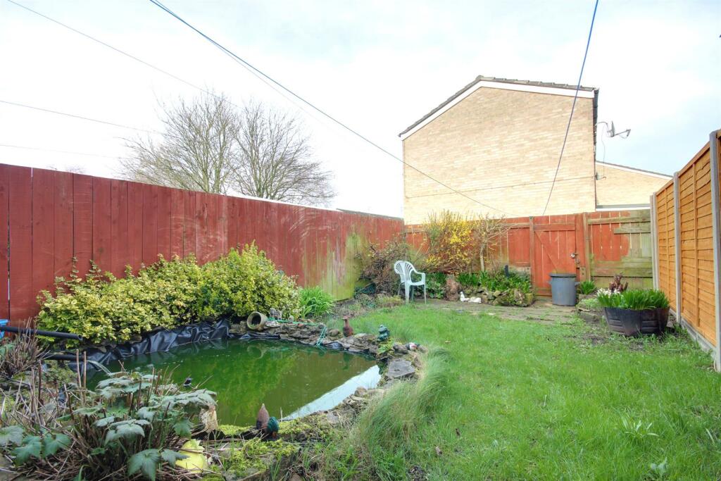 3 bedroom terraced house for sale in Brantingham Walk, Hull, HU5