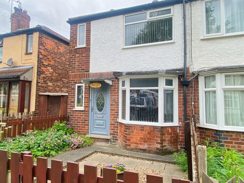 2 bedroom semidetached house for sale in Huntley Drive, Hull, HU5