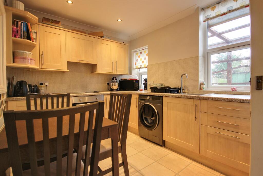 Main image of property: Endike lane, Hull