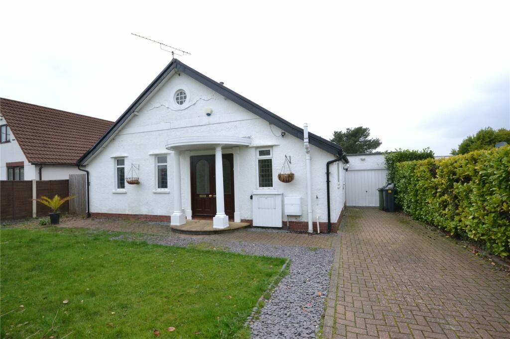 3 bedroom bungalow for rent in Cyncoed Road, Cyncoed, Cardiff, CF23