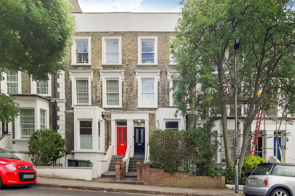 3 bedroom apartment for sale in Leighton Grove, Lodon, NW5