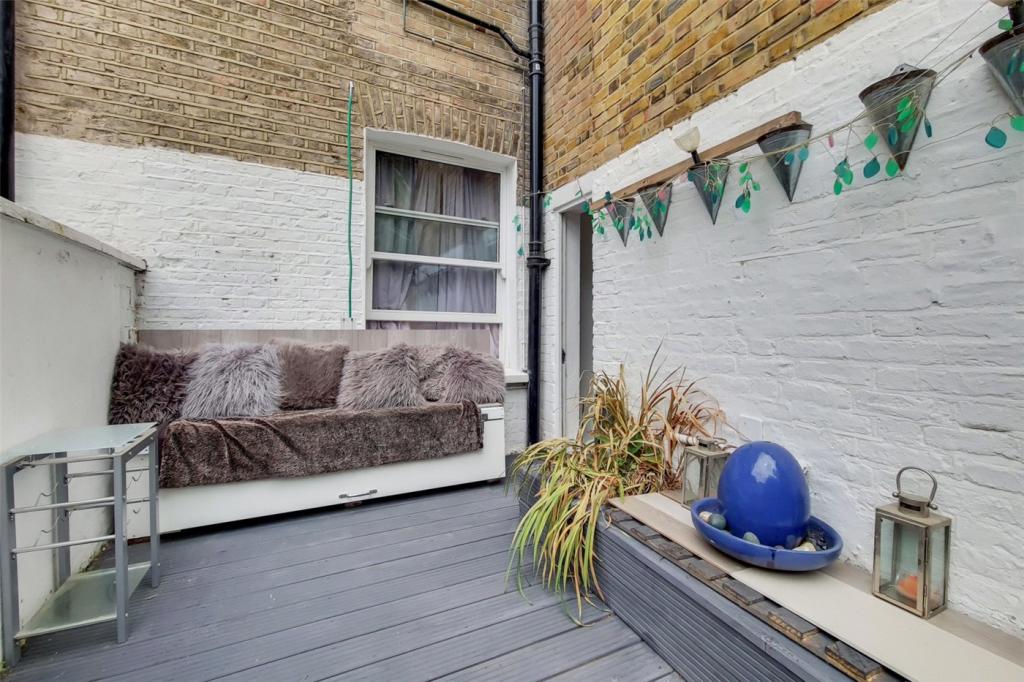 3 bedroom apartment for sale in Leighton Grove, Lodon, NW5