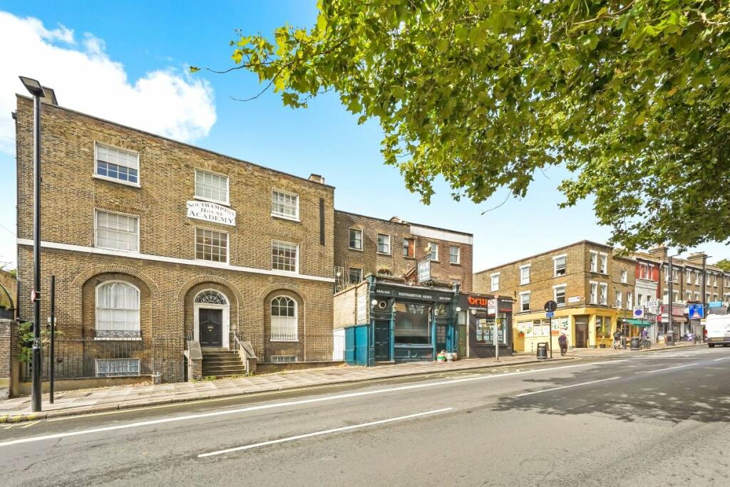 2 bedroom apartment for sale in Highgate Road, London, NW5