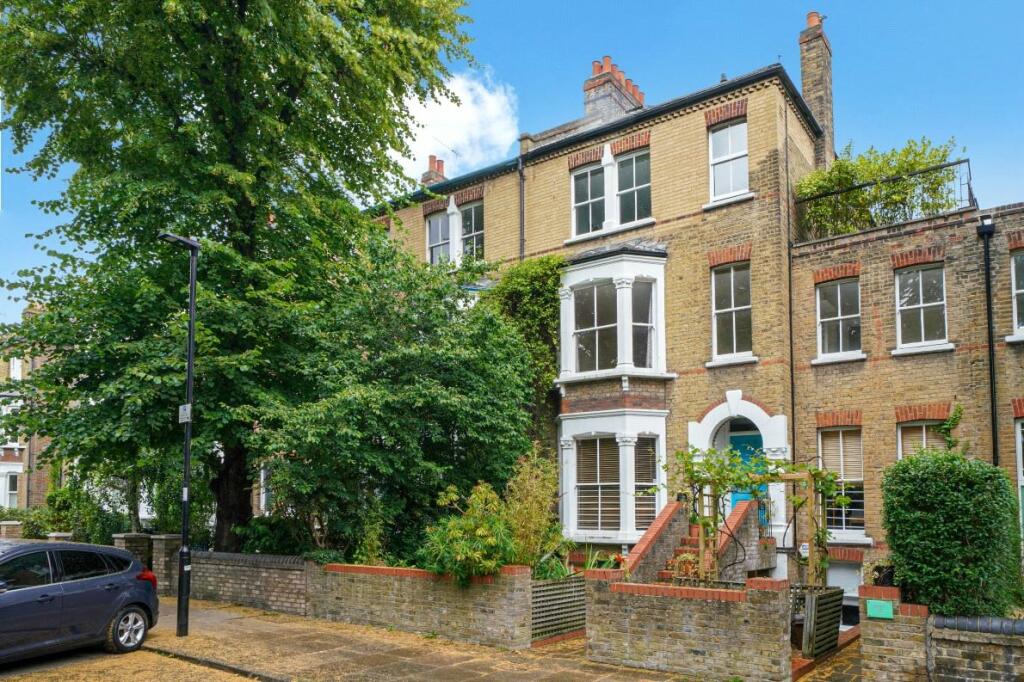 Main image of property: St. George's Avenue, London, N7