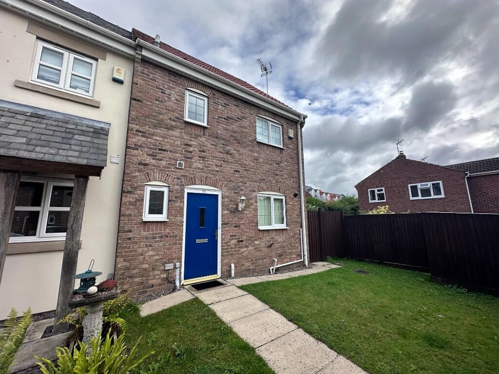 2 bedroom town house for rent in Henrys Mews,Sherburn In Elmet,LS25