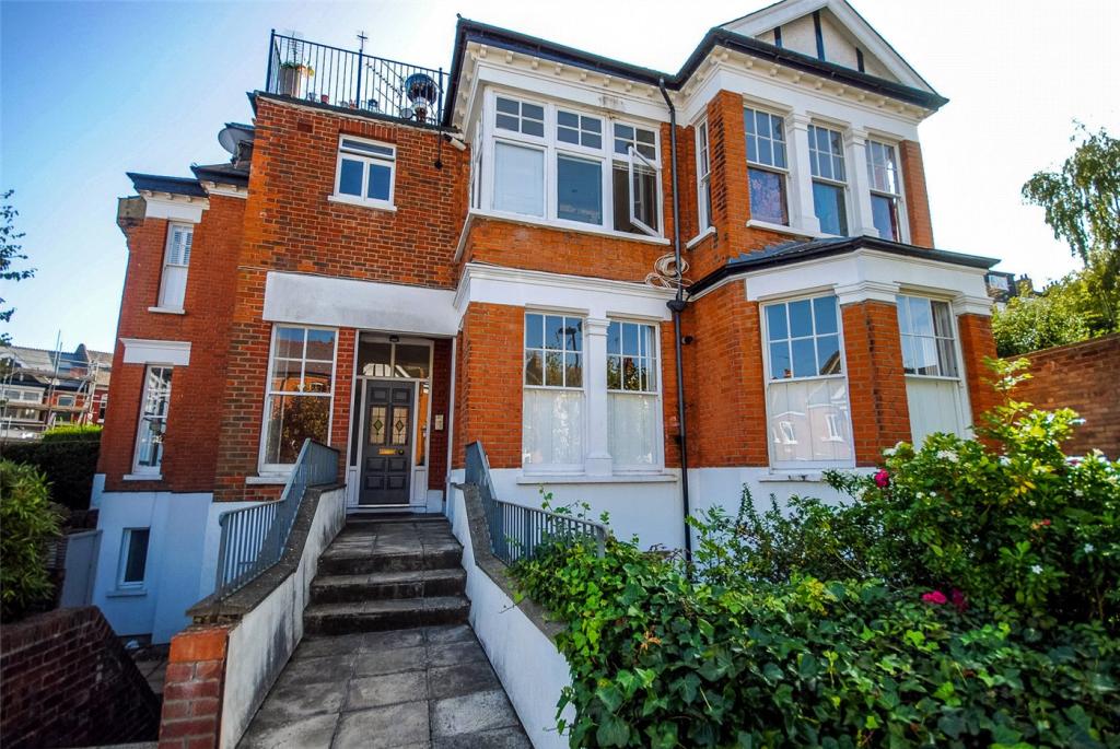 3 bedroom apartment for sale in Woodland Rise, London, N10