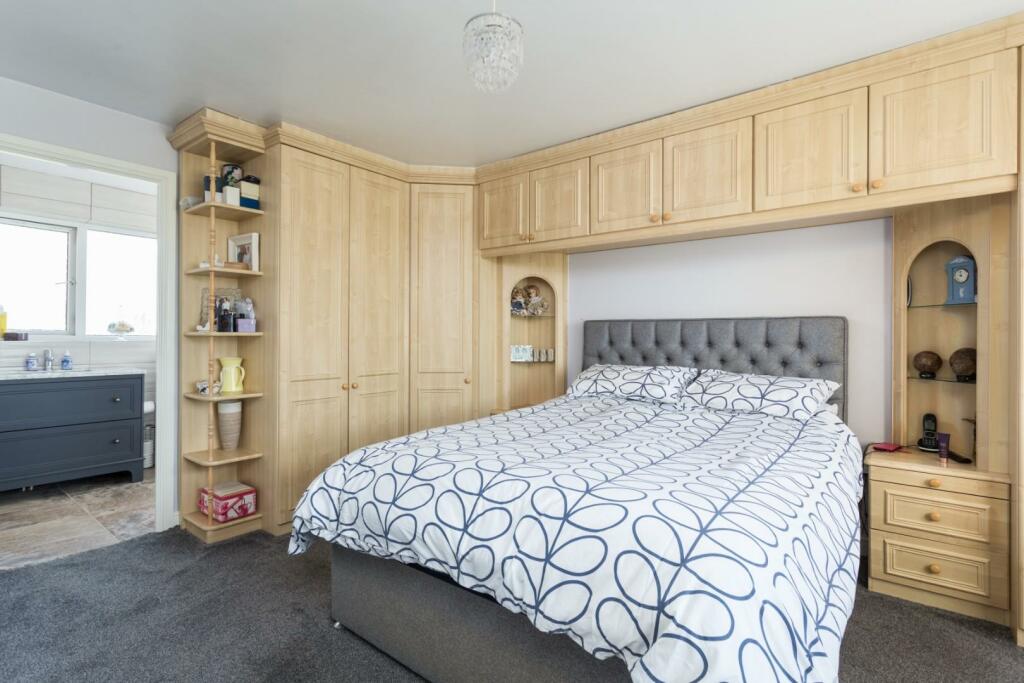 4 bedroom house for sale in Punton Walk, Snaith, Goole, DN14