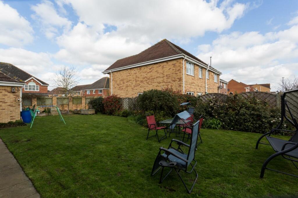 4 bedroom house for sale in Punton Walk, Snaith, Goole, DN14