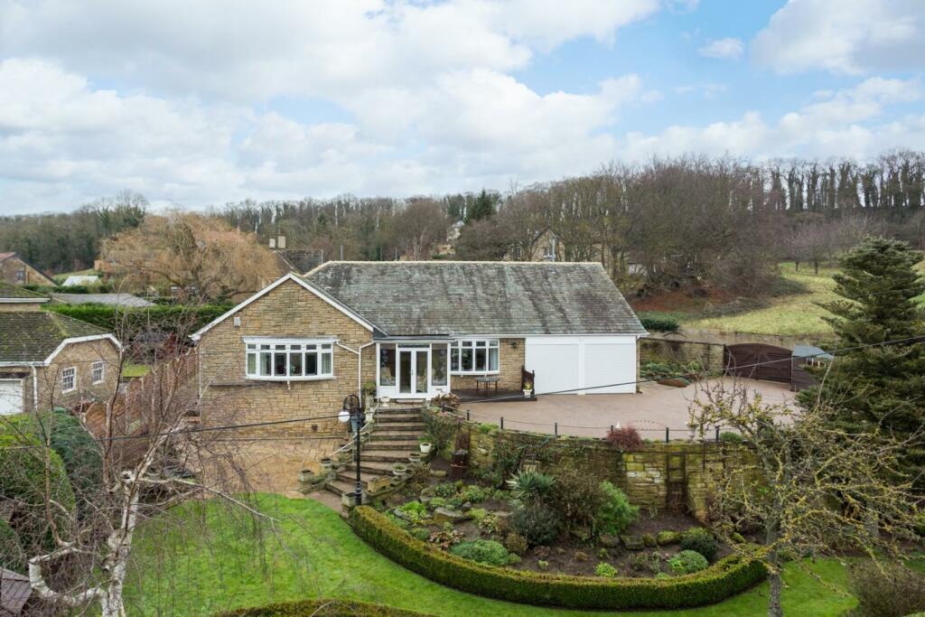 3 bedroom detached bungalow for sale in Old Great North Road