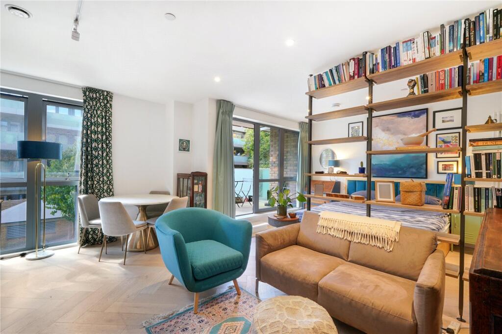 Main image of property: Cross Lane, London, N8