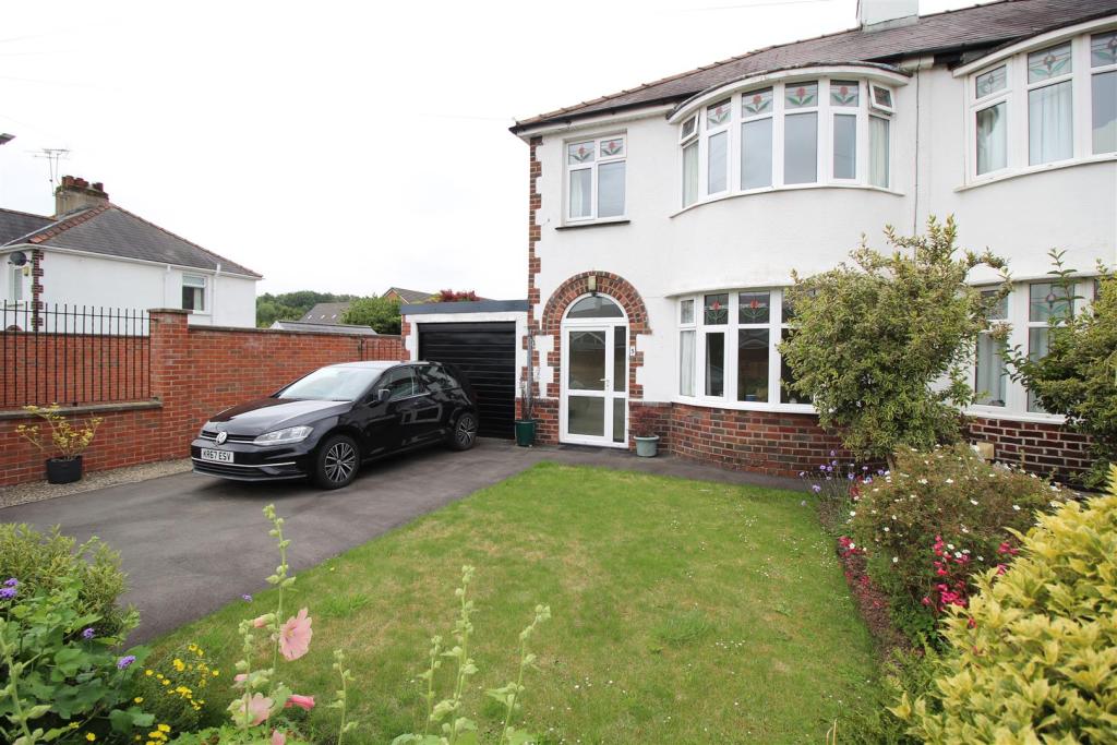 3 bedroom semidetached house for sale in Catsash Road, Langstone