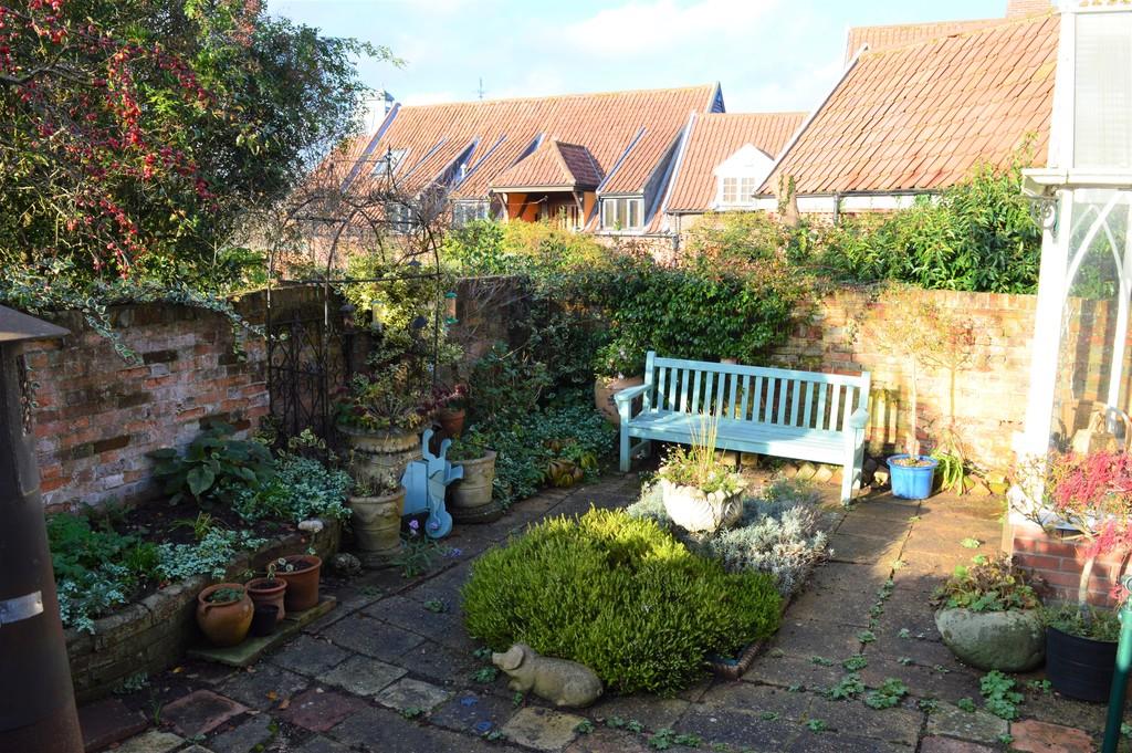 3 bedroom detached house for sale in Northgate, Beccles, NR34