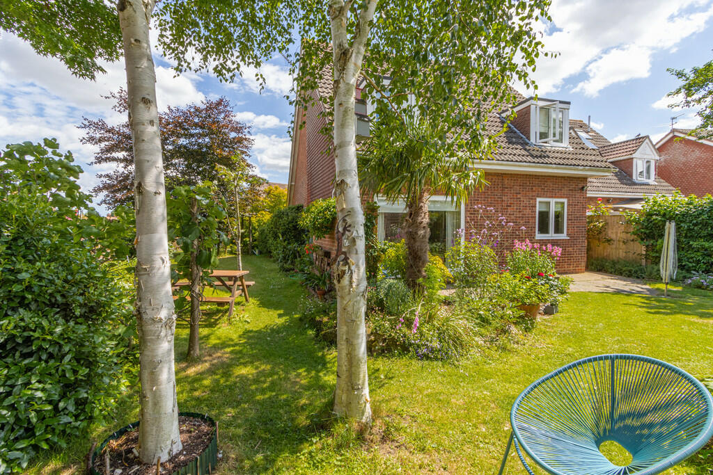 4 bedroom detached house for sale in Meadow Gardens, Beccles, NR34