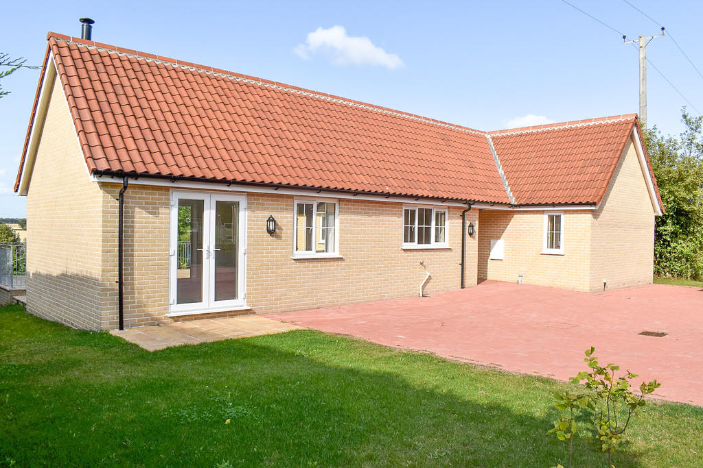 3 bedroom detached bungalow for sale in Mill Road, Peasenhall, IP17